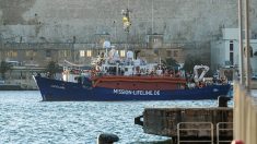 Migrants: un navire de l’ONG Lifeline saisi par l’Italie pour avoir violé l’interdiction d’entrée dans les eaux territoriales