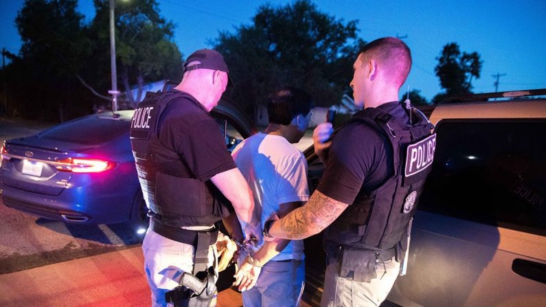 L'ICE arrête 75 personnes dans les régions du nord du Texas et de l'Oklahoma au cours d'une opération de quatre jours ciblant des étrangers criminels et des fugitifs de l'immigration qui a pris fin le 6 juin 2019. (U.S. Immigration and Customs Enforcement)