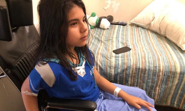 Natalia Rodriguez, 13 ans, parle d'un délit de fuite qui l'a laissée avec une jambe cassée le 6 septembre 2019. (Avec l'aimable autorisation de la police de Los Angeles via KTLA)
