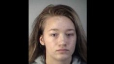 Une adolescente vole la carte de crédit de ses parents et paie 1.400$ pour embaucher un tueur à gages pour les tuer