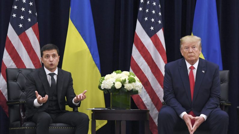 Le président Donald Trump et le président ukrainien Volodymyr Zelensky tiennent une réunion à New York en marge de l'Assemblée générale des Nations unies le 25 septembre 2019. (Saul Loeb / AFP / Getty Images)