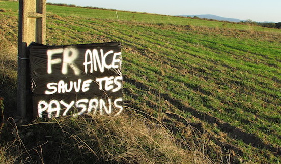 Pancarte dans la région de l'Allier. (Photo : Durand Suzanne/ The Epoch Times)