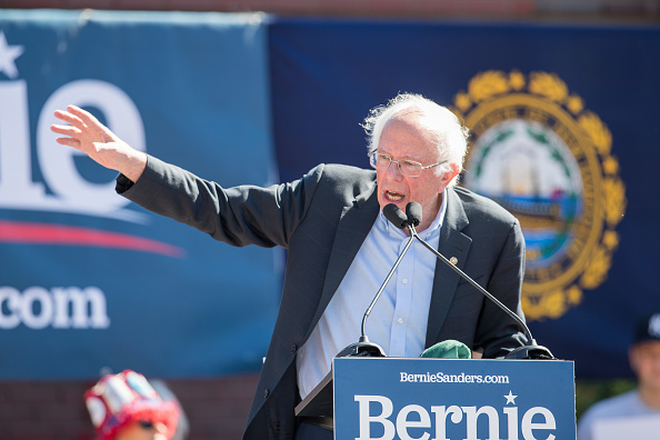 Le candidat démocrate à la présidence, le sénateur Bernie Sanders, prend la parole à la Plymouth State University le 29 septembre 2019 à Plymouth, dans le New Hampshire. (Photo : Scott Eisen/Getty Images)