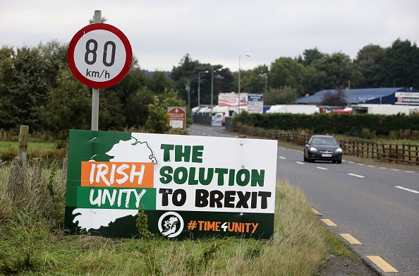 -La Grande-Bretagne donnera "prochainement" à l'UE de nouvelles propositions pour un accord sur le Brexit, a déclaré le 1er ministre Boris Johnson le 1er octobre, mais a rejeté les informations selon lesquelles des postes des douanes seraient prévues le long de la frontière irlandaise. Photo de PAUL FAITH / AFP / Getty Images.