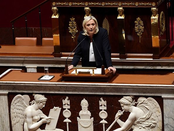 Marine Le Pen, présidente du Rassemblement national (RN), prononce un discours lors d'un débat sur la politique d'immigration de la France à l'Assemblée nationale à Paris, le 7 octobre 2019. (Photo : ALAIN JOCARD/AFP via Getty Images)