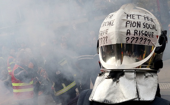 Journée nationale de mobilisation et de manifestation des pompiers professionnels à Paris, le 15 octobre 2019. (Photo : JACQUES DEMARTHON / AFP) 