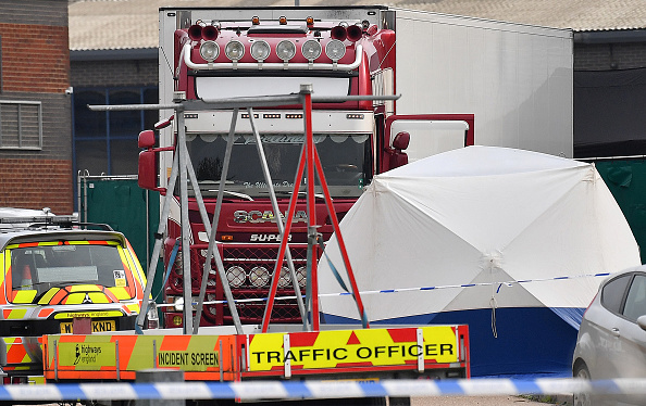 La police britannique a déclaré que 39 corps ont été retrouvés près de Londres mercredi . (Photo : BEN STANSALL/AFP via Getty Images)