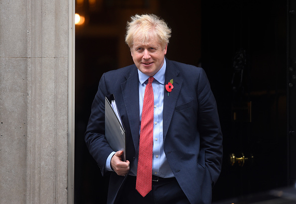 -Le Premier ministre Boris Johnson quitte Downing Street après une réunion du Cabinet le 29 octobre 2019 à Londres, en Angleterre. Plus tard dans la journée, le Premier ministre Boris Johnson présentera une motion pour un projet de loi court proposant une élection générale anticipée. Photo de Peter Summers / Getty Images.