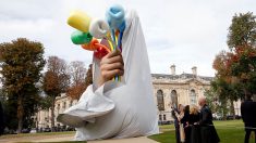 Le « Bouquet de Tulipes » de Jeff Koons planté à Paris à côté du Petit Palais