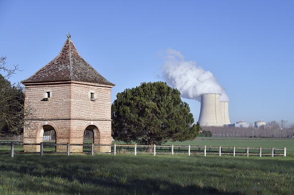 -Une photo prise le 16 mars 2015 montre la centrale nucléaire de Golfech située dans la ville de Golfech, dans le sud-ouest de la France. Photo PASCAL PAVANI / AFP / Getty Images.