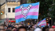 Des centaines de jeunes transgenres demandent de l’aide pour retrouver leur sexualité d’origine