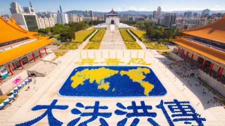 Des milliers de personnes se rassemblent à Taïwan pour une tradition maintenant interdite en Chine continentale