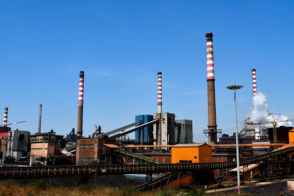 L'usine du groupe de la sidérurgie Arcelor Mittal Italia (ex-ILVA) située à Taranto, dans le sud de l'Italie. (Photo : TIZIANA FABI/AFP via Getty Images)