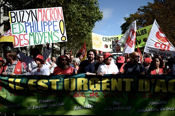 Manifestation pour dénoncer le manque de ressources humaines et de lits d'hôpitaux et réclamer de meilleurs salaires, à Paris le 11 septembre 2019. (Photo : Philippe LOPEZ / AFP)        