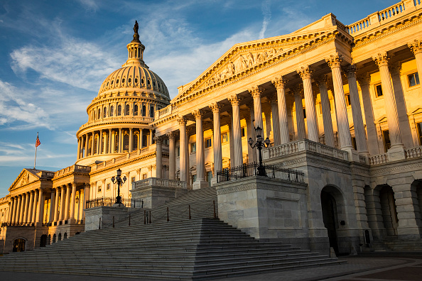 La mesure provisoire a été approuvée jeudi au Sénat, contrôlé par les républicains, par 74 voix en faveur contre 20, soit un soutien suffisant pour surmonter un éventuel veto présidentiel. (Photo : Samuel Corum/Getty Images)