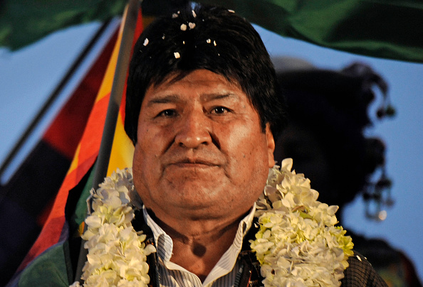 -Le bolivien Evo Morales n’est plus président, c’est un des derniers représentants de la vague « rose ». Photo de JORGE BERNAL / AFP via Getty Images.