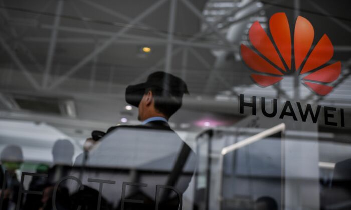 Le géant chinois des télécommunications Huawei a un stand au Web Summit à Lisbonne, au Portugal, le 6 novembre 2019. (PATRICIA DE MELO MOREIRA/AFP /AFP via Getty Images)
