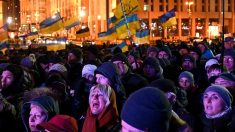 Ukraine: des milliers de manifestants contre une « capitulation » face à la Russie