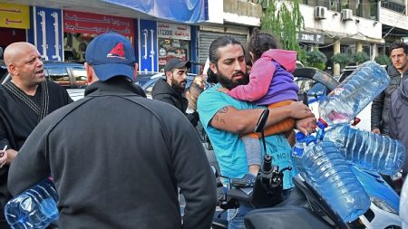 Liban: colère dans la rue au deuxième jour d’une grève des stations-service