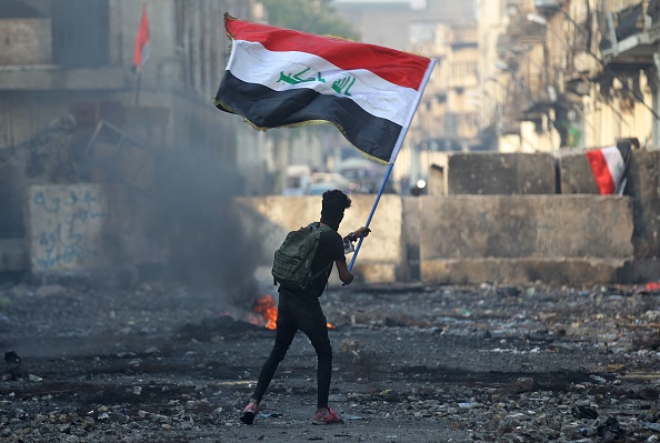 Depuis le début le 1er octobre de la contestation contre une classe politique jugée incompétente et corrompue et la déliquescence des services publics notamment, plus de 420 Irakiens en majorité des manifestants ont été tués et des milliers blessés. (Photo : AHMAD AL-RUBAYE/AFP via Getty Images)