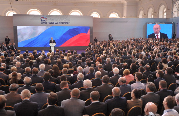 -Illustration- Le président russe Vladimir Poutine prend la parole devant le congrès du parti au pouvoir, Russie unie, à Moscou, le 26 mai 2012. Photo STR / AFP / Getty Images.