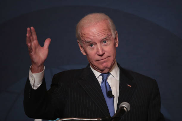 -L'agence officielle KCNA, nomme l’ancien vice-président Joe Biden de chiens enragés qu’il faut battre à mort. Photo de Scott Olson / Getty Images.