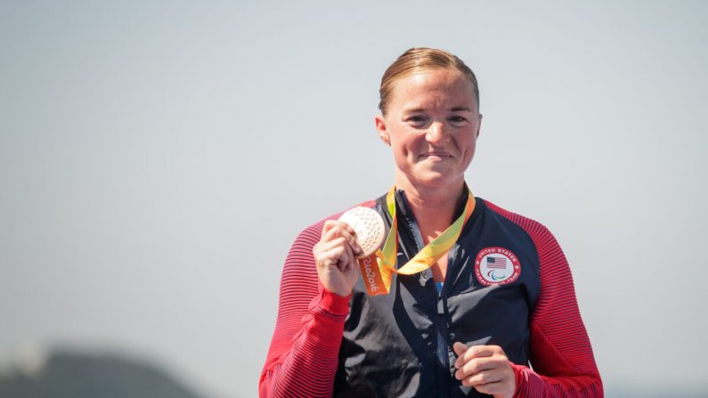 Melissa Stockwell, ancienne combattante de l'armée américaine, est une athlète paralympique. (USA Triathlon/Joe Kusumoto)