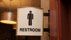 Une fillette de 11 ans s’échappe d’une agression aux toilettes : « Dieu veillait », s’exclame une employée