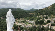 Ardèche: la construction d’une basilique de 3500 places à Saint-Pierre-de-Colombier déchaîne les passions