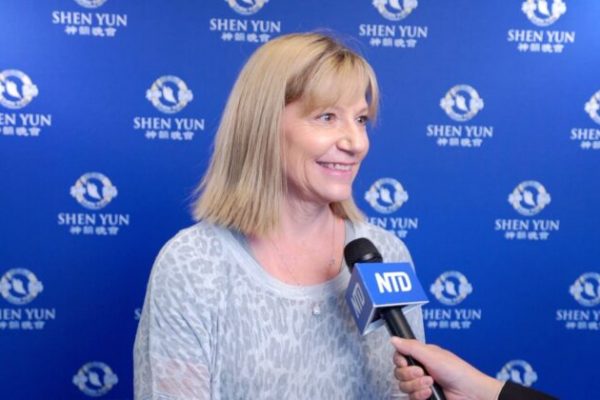 Une vice-présidente de banque: Shen Yun «révèle au monde comment nous devrions être»