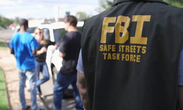 Des spécialistes du FBI victimes à Denver lors d'une opération anti-traite en juillet 2019. (FBI)