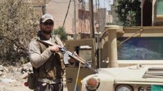 Un ex-marine SEAL combat le mal dans la ville irakienne de Mossoul