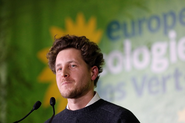 Julien Bayou photographié le 30 novembre 2019 à Saint-Denis, pendant le congrès fédéral d’EELV à l’issue duquel il a été élu secrétaire national du mouvement écologiste. Crédit : GEOFFROY VAN DER HASSELT/AFP via Getty Images.