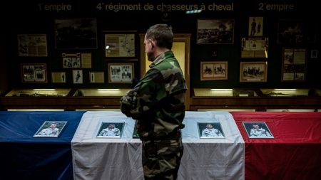 13 militaires tués au Mali :  « Les corps sont en France »