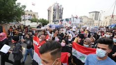 Deuil en Irak où le Parlement examine la démission du gouvernement