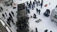 Russie: un bus chute dans une rivière, 15 morts