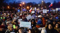 Manifestations en Pologne pour soutenir un juge suspendu