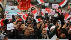 Les Irakiens par milliers dans la rue malgré une tuerie à Bagdad
