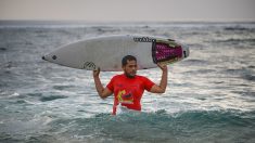 Après le tsunami, le retour à la mer et à la vie grâce au surf