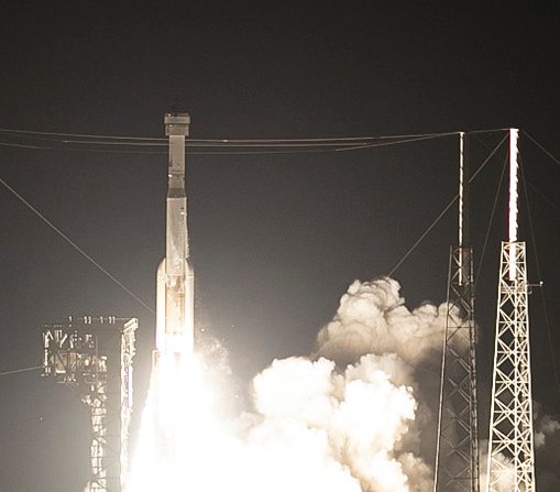-La fusée United Launch Alliance Atlas V, surmontée d'un vaisseau spatial Boeing CST-100 Starliner, décolle du complexe Space Launch Complex 41 le 20 décembre 2019 à Cape Canaveral, en Floride. Photo de Joe Raedle / Getty Images.