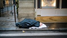 Paris : plus de 500 enfants dorment chaque nuit dans la rue