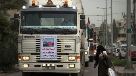 Un camionneur iranien en détresse trouve une aide inespérée en Pologne
