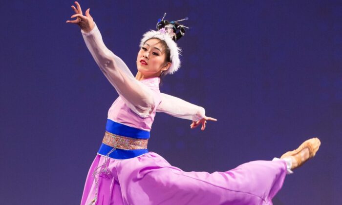 Angela Xiao dans la compétition de danse NTD. (Dai Bing)