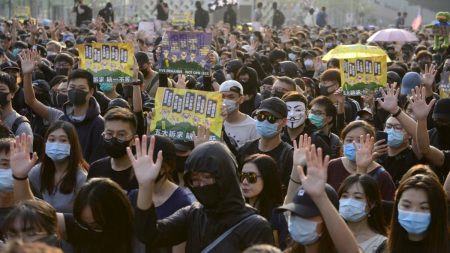 380 000 Hongkongais marchent pour renouveler leurs appels à la liberté et à la démocratie