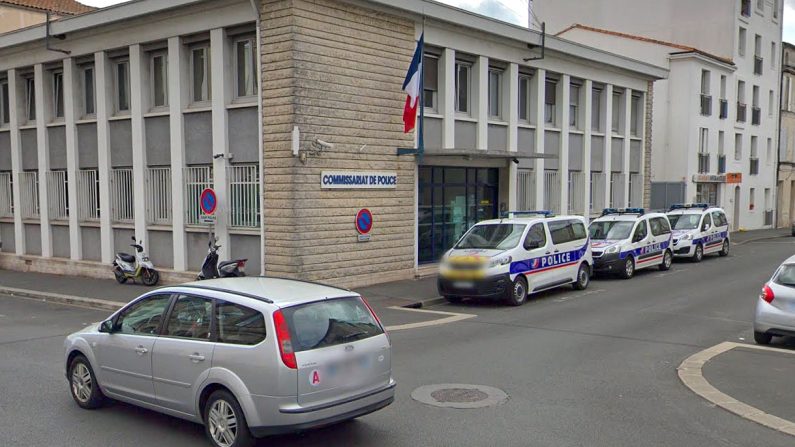 Commissariat Rochefort - Google Maps