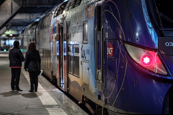 TER en gare Montparnasse à Paris le 2 janvier 2020, au 29e jour  de grève. (Photo : STEPHANE DE SAKUTIN/AFP via Getty Images)