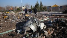 Une nouvelle vidéo montre le moment où l’avion d’Ukrainian Airlines est touché par deux missiles en Iran
