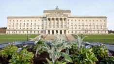 Irlande du Nord: un accord met fin à trois ans de paralysie politique