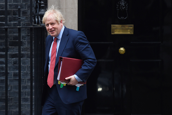 Le Premier ministre britannique Boris Johnson quitte le 10 Downing Street le 22 janvier 2020 à Londres, en Angleterre.(Photo : Peter Summers/Getty Images)