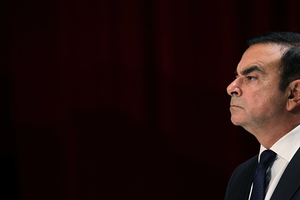 -Le PDG du constructeur automobile français Renault, Carlos Ghosn, est photographié lors de l'inauguration d'une nouvelle usine de production le 30 septembre 2014 à Sandouville, dans le nord de la France. Photo CHARLY TRIBALLEAU / AFP via Getty Images.